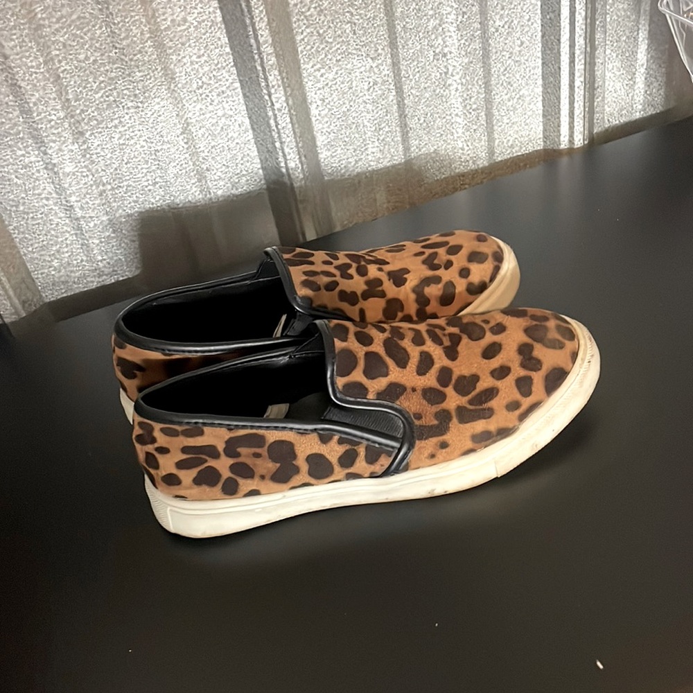 Size 7 mossimo supply co leaopard print slid ons never worn